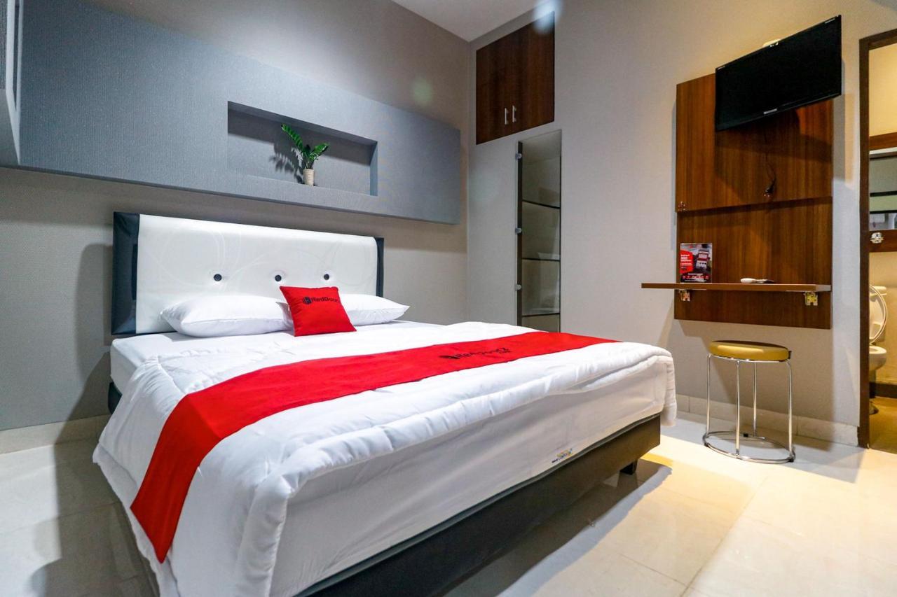 Reddoorz Near Kebon Jeruk Jakarta Exterior foto